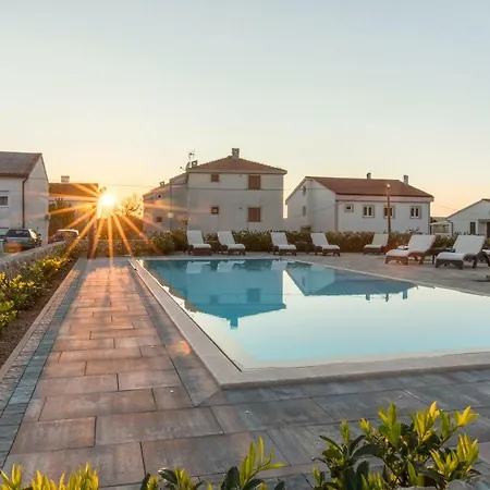 Maris Bed & Breakfast 4*