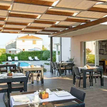 فندق مبيت وإفطار Maris 4*