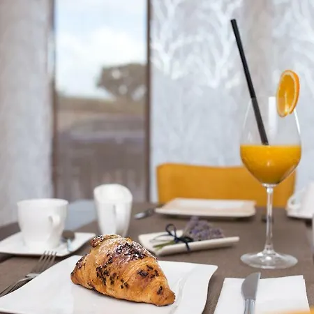 Maris فندق مبيت وإفطار 4*