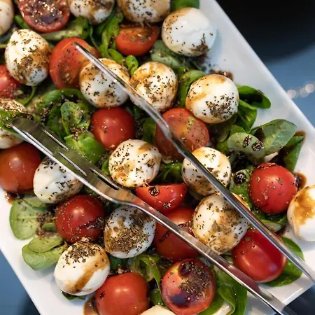 Oda ve Kahvaltı Maris